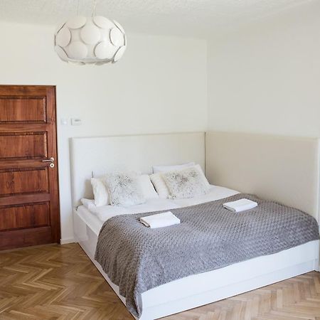 Apartment Nearto Old Town Na Ustroniu Street Krakow Bagian luar foto