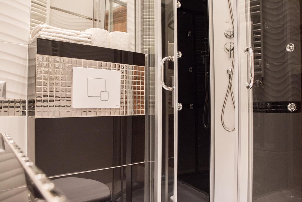 Apartment Nearto Old Town Na Ustroniu Street Krakow Bagian luar foto