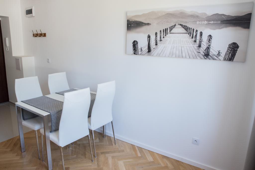Apartment Nearto Old Town Na Ustroniu Street Krakow Bagian luar foto