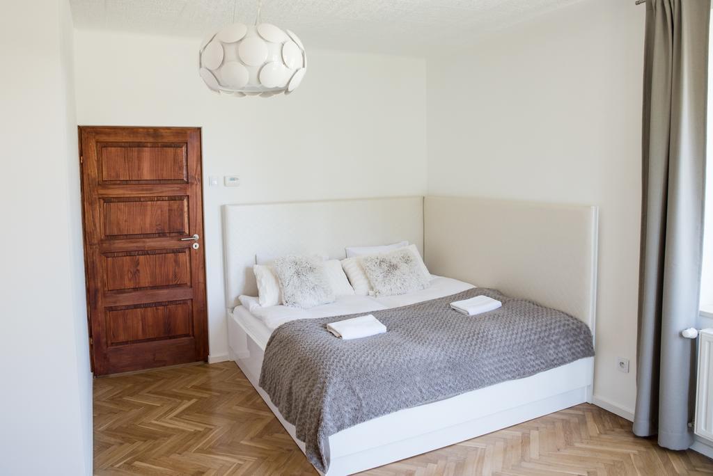 Apartment Nearto Old Town Na Ustroniu Street Krakow Bagian luar foto